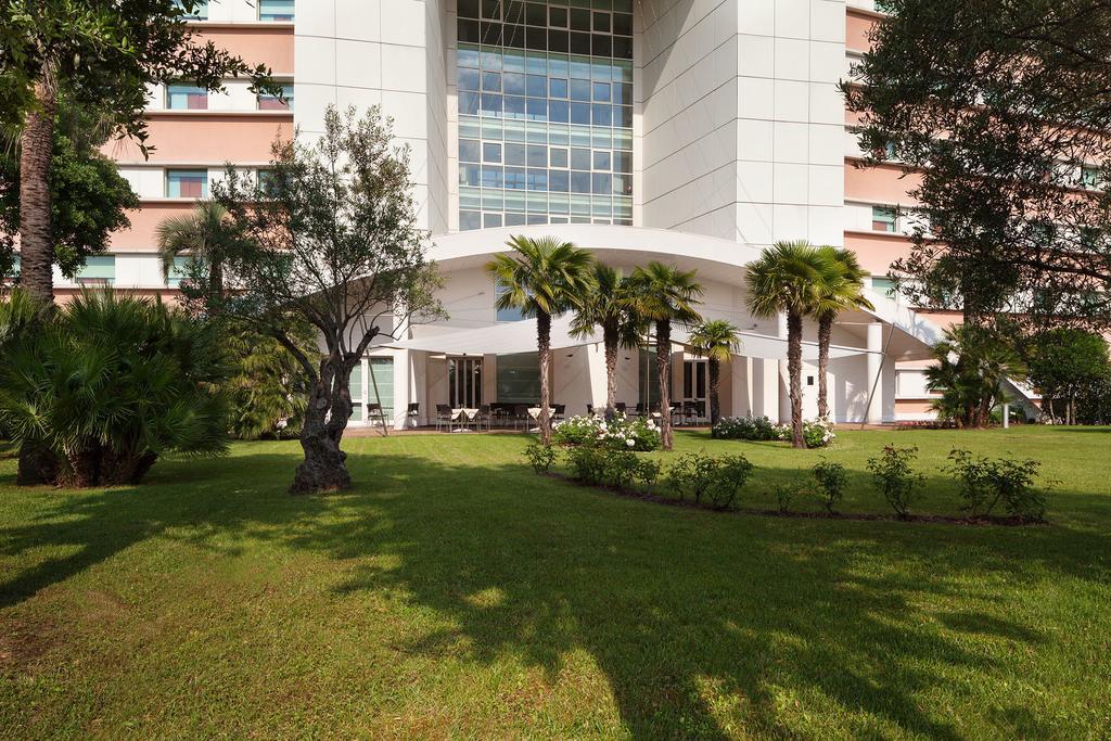Hotel Rafael Милан Экстерьер фото